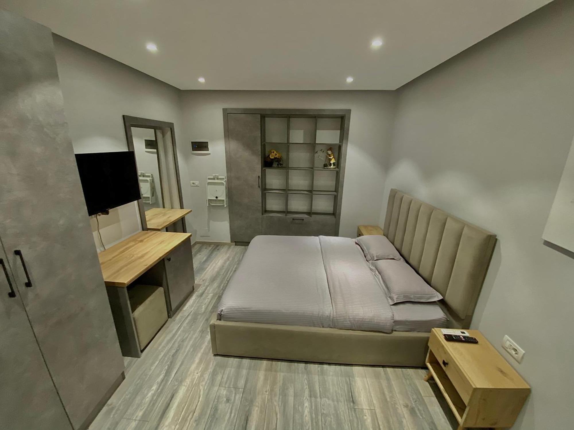 Studio At U.S Embassy 02 地拉那 外观 照片